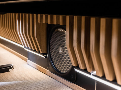 SWC-D84L - Subwoofer Alpine Adventure Audio per la cabina
